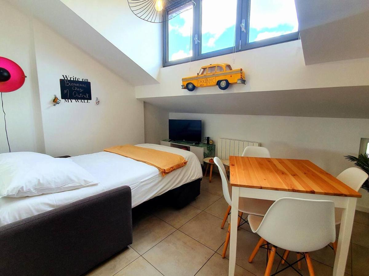 Stop Chez M District # Qualite # Confort # Simplicite Villeurbanne Bagian luar foto